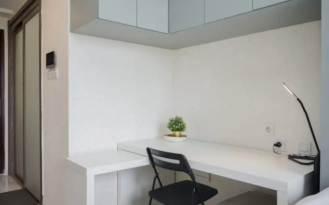 Stunning Studio Apartment at Sky House BSD – Guest Rooms – Legok