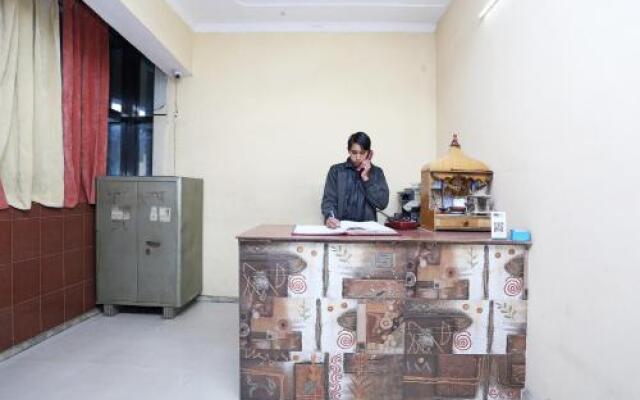 OYO 28411 Taj Guest House