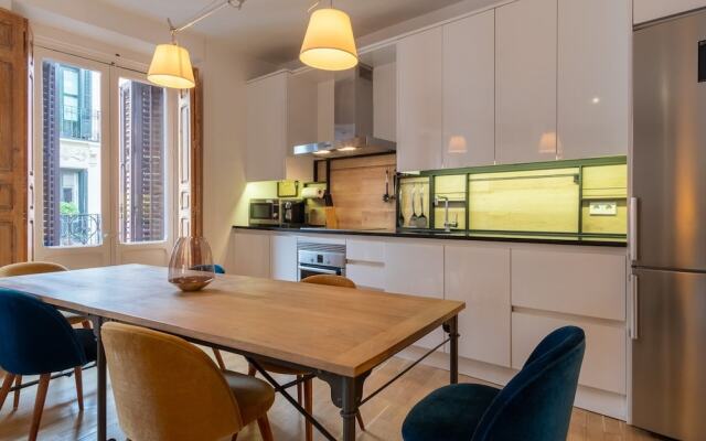 Chueca 2 Bedrooms In The Middle Of Chueca