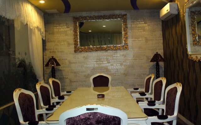 Grand Batik Inn