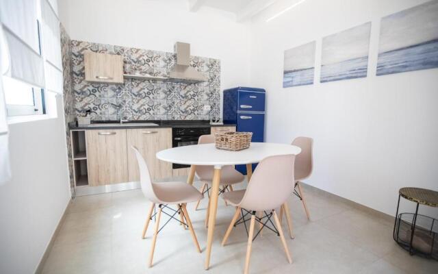 IzzHome Carratois Apartment