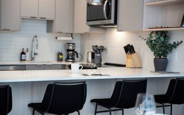 Birdies and Bears by Revelstoke Vacation