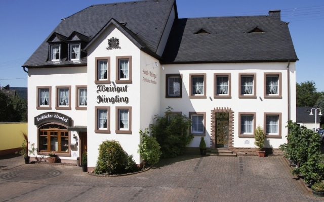 Gästehaus Weingut - Fröhliches Weinfass