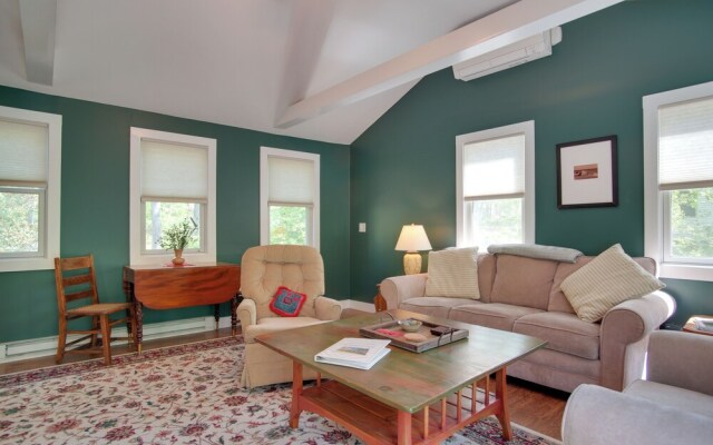 Charming Martha's Vineyard Home Near Beach & Town!