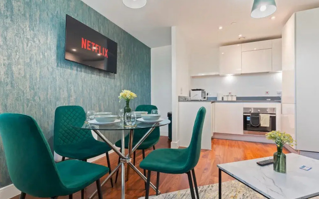 Emerald Suite- Bham Citycentre- Luxury-cinema Room