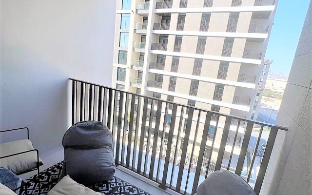 Spacious 1 bedroom with balcony in Wilton Terraces