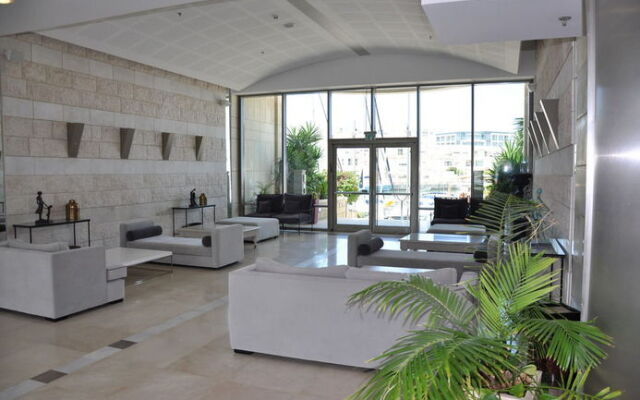 Hosteeva Marina Luxury Suite