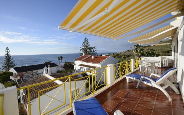 Luz Beach Oceanfront Apartment