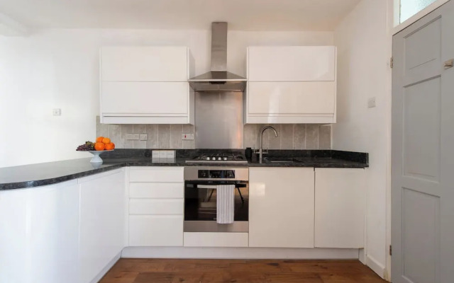 Stratford - Apartment - Sleeps 3 - Great Location