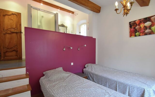 Provencal Air-conditioned Villa With Private Pool and Stunning Views