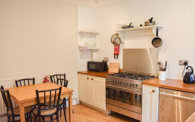 2 Bedroom Garden Home In Preston Park