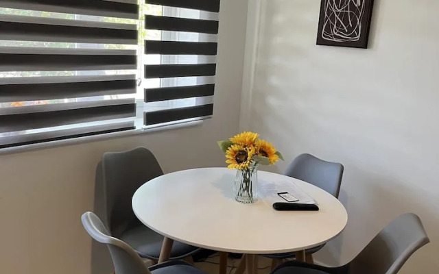Hive Stays, Sleeps 3, Free Parking, Wifi, Smart Tv