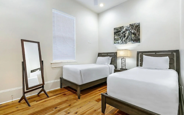 Residences Du Carondelet by Hosteeva
