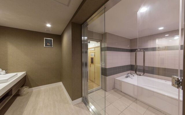 Hotel Sylph - Adults Only