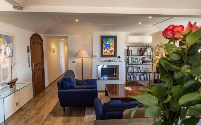 Charmant appartement spacieux pour 6P vue mer vieil Antibes
