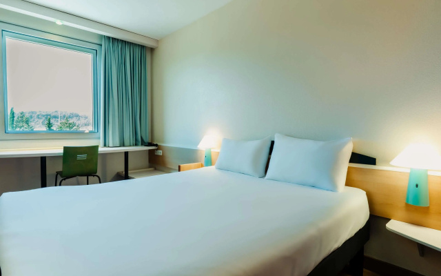 ibis Barcelona Molins de Rei - Image 6
