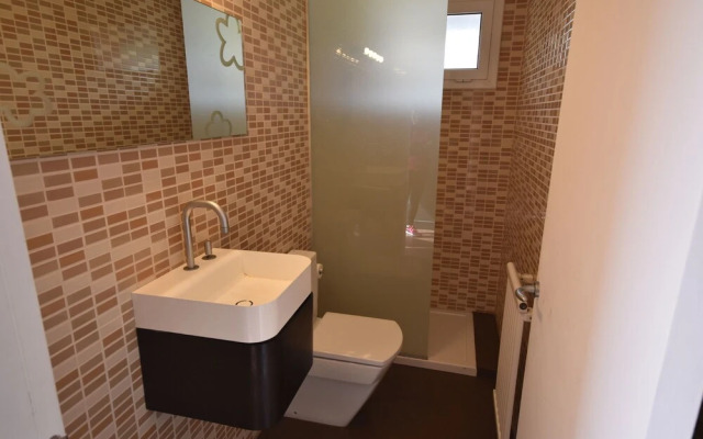 Big House pool and golf