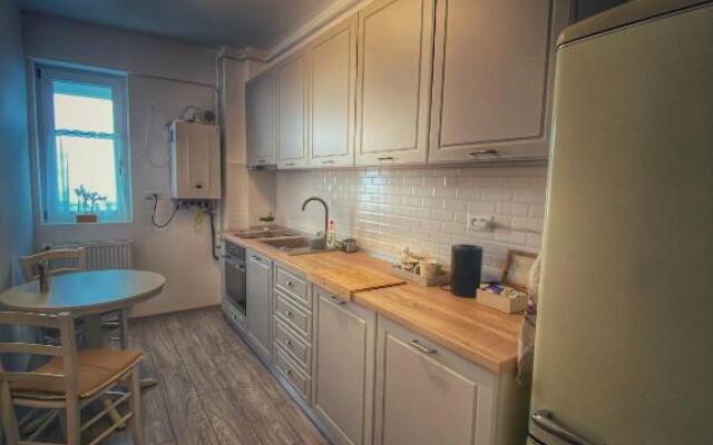 Q Apartaments near Palas Mall