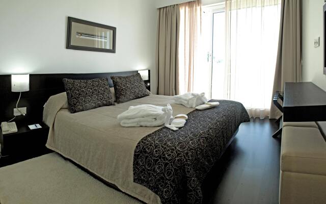 Crowne Plaza Caparica Lisbon by IHG