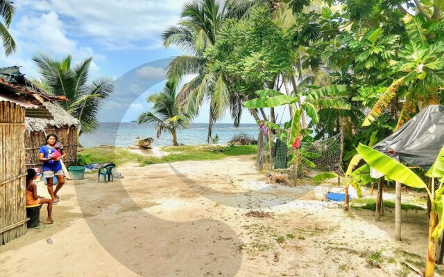 San Blas Private Beach Cabin