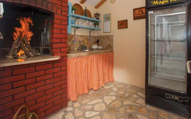 Beautiful Home in Kastel Sucurac With 3 Bedrooms, Wifi and Outdoor Swimming Pool