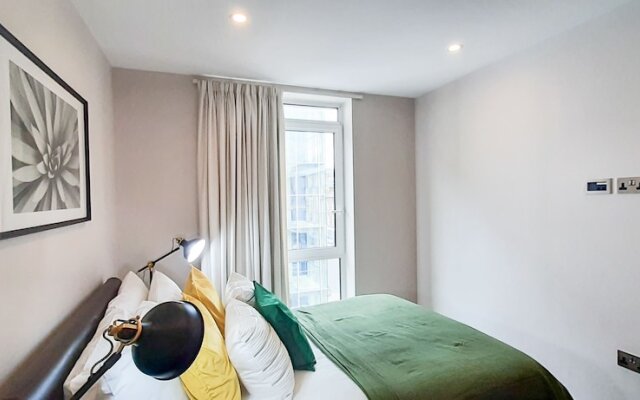 Two Bed Serviced Apt in Old Street
