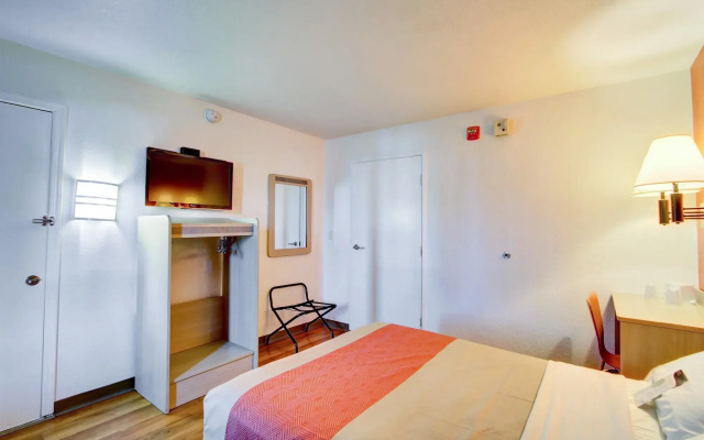 Motel 6 La Mesa, CA - San Diego