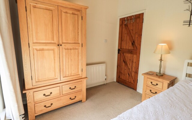 4 Greencross Cottages