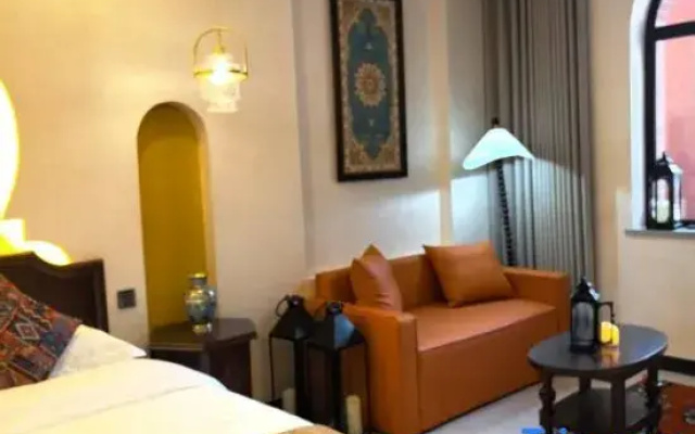Yining Floating Life Homestay (Yining Airport & Railway Station Branch)