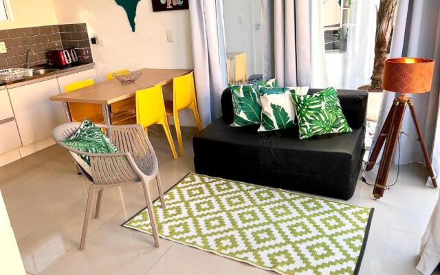 Stylish Beach House with pool