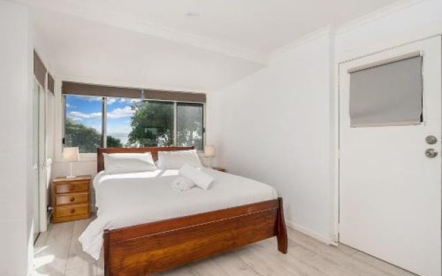 Byron Bay Accom 13 Brownell Drive Wategos Beach - Beach House – Guest Rooms – Byron Bay