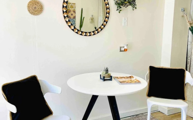 Eco-friendly Cozy Studio Solar-powered Retreat