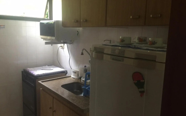 Apto. No terreo Enseada Ubatuba com piscina p/ 5 pessoas