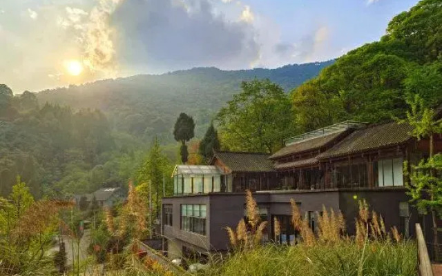 Dujiangyan Shili Mountain Jing Private Tang Hot Spring Resort Hotel (Qingchengshan Branch)
