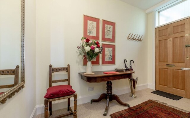 Stunning Newly Refurbished Apt With Private Entrance