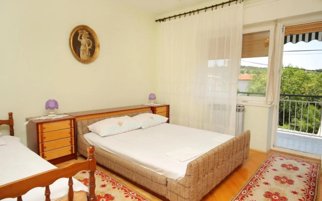 Apartments with a parking space Senj - 5572
