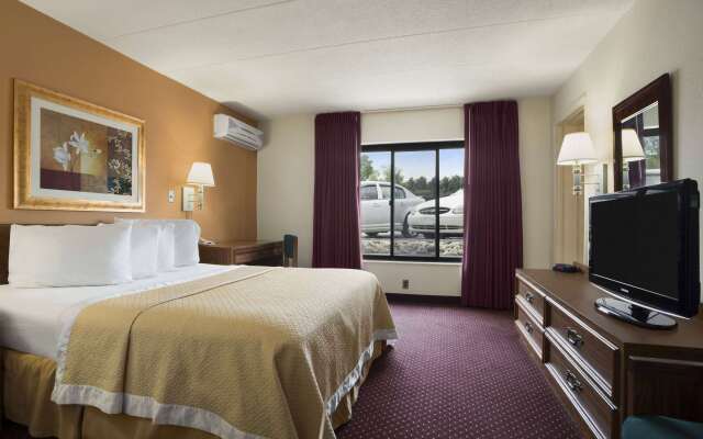 Ramada by Wyndham Pittsburgh/New Stanton