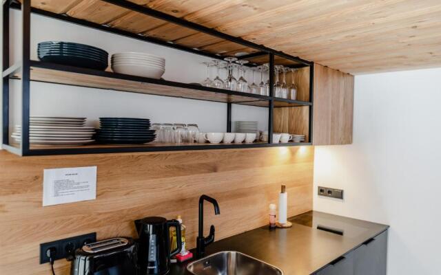 LJ5 - Old Town Rooms with Exclusive shared Roof Terrace