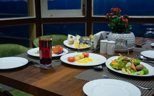 Sumitel Vista 800m from Mall Road