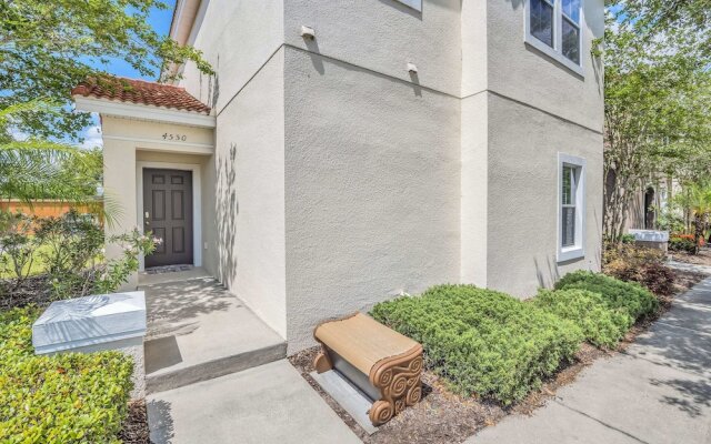 Roomy Town Home, Mickey-themed Bedroom! #4bv550