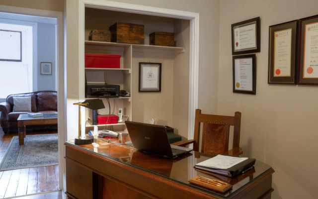 Sir Isaac Brock B&B Luxury Suites