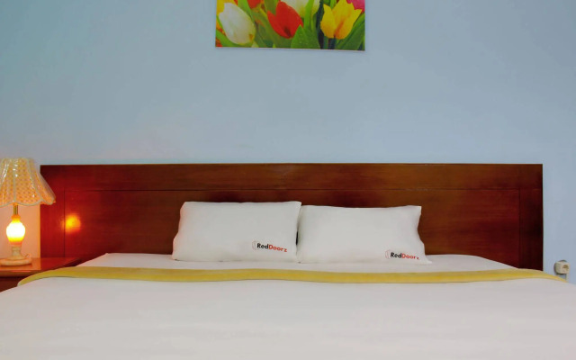 RedDoorz near Kampung Gajah