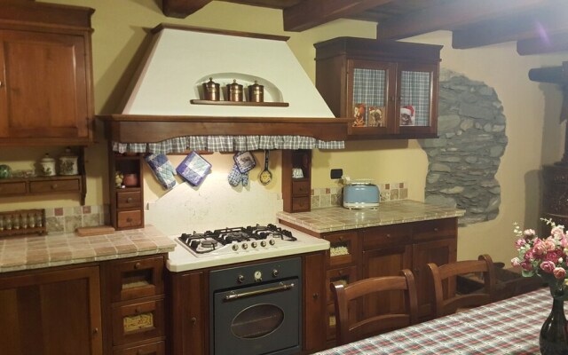 Charming Chalet With Panoramic View