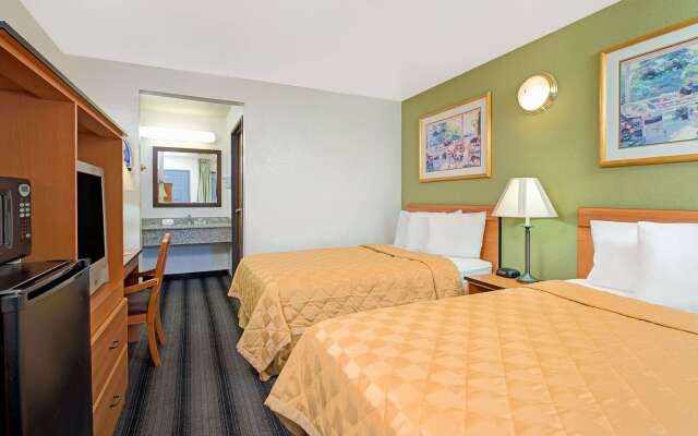 Travelodge by Wyndham Sacramento / Rancho Cordova