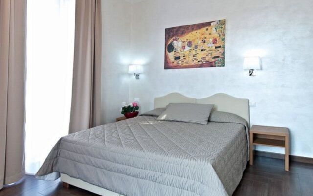 Collina Suites