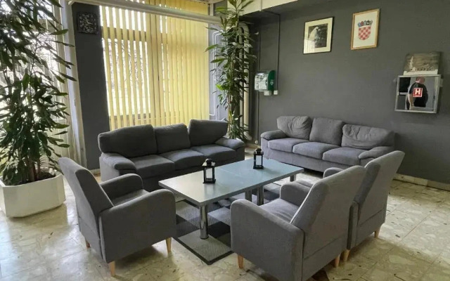 Hostel Arena
