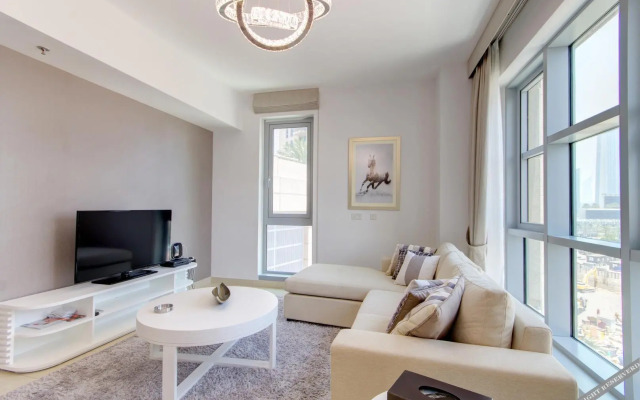 Exquisite1 BR Apartment, Standpoint Tower Downtown