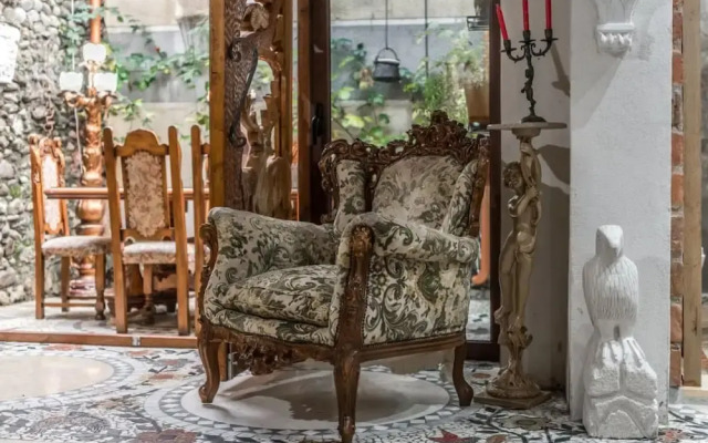 Kanuni - Authentic Albanian House