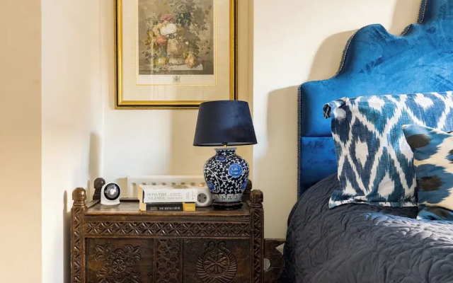 Mayfair 3-bed 6-guest W/patio & ac Berkeley Square