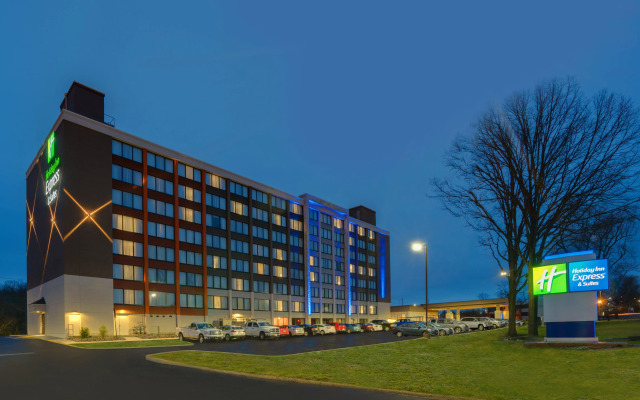 Holiday Inn Express & Suites Ft. Washington - Philadelphia, an IHG Hotel